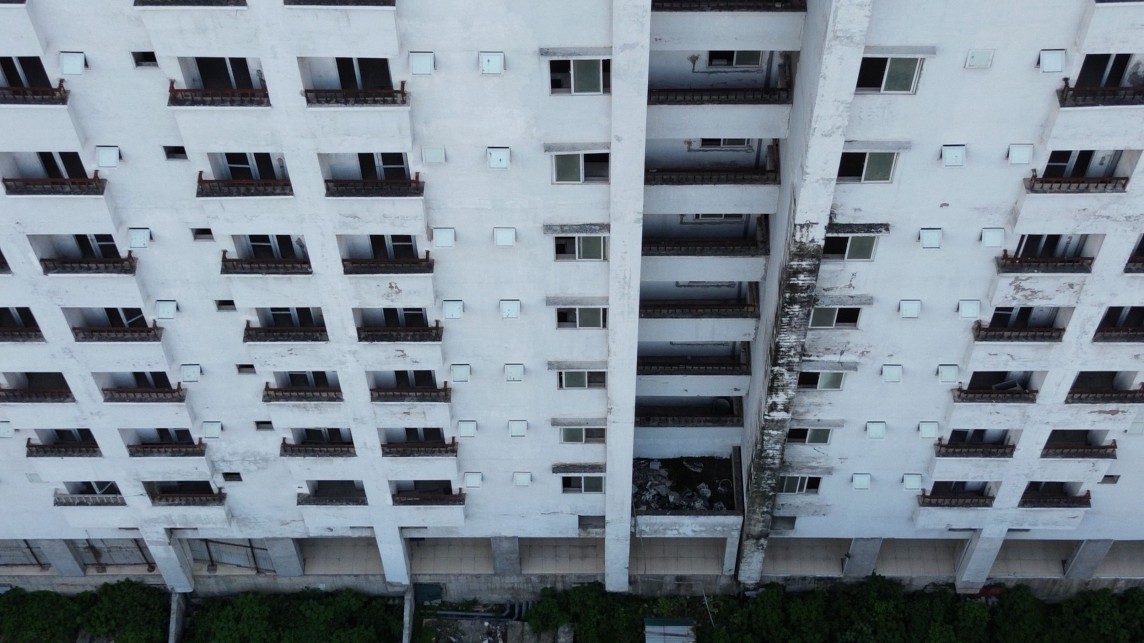 Cận cảnh hàng nghìn căn hộ tái định cư bỏ hoang gây lãng phí giữa thủ đô