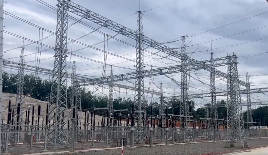 Đóng điện công trình truyền tải 220kV nhập khẩu điện từ Lào