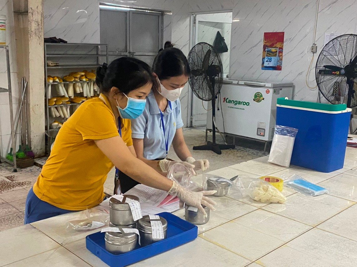 Nghệ An: Làm rõ nguyên nhân 72 công nhân ngộ độc thực phẩm tại Cụm công nghiệp Yên Thành