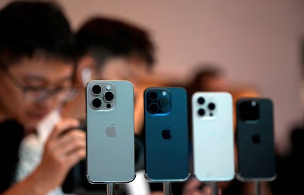 Doanh số iPhone tại Trung Quốc tăng vọt sau khi Apple giảm giá
