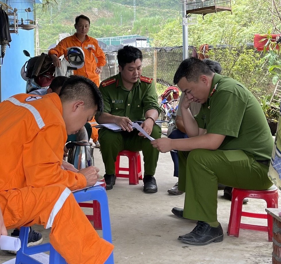 Lào Cai: Điện lực Sa Pa phát hiện vụ trộm cắp điện để chiếu sáng trồng hoa