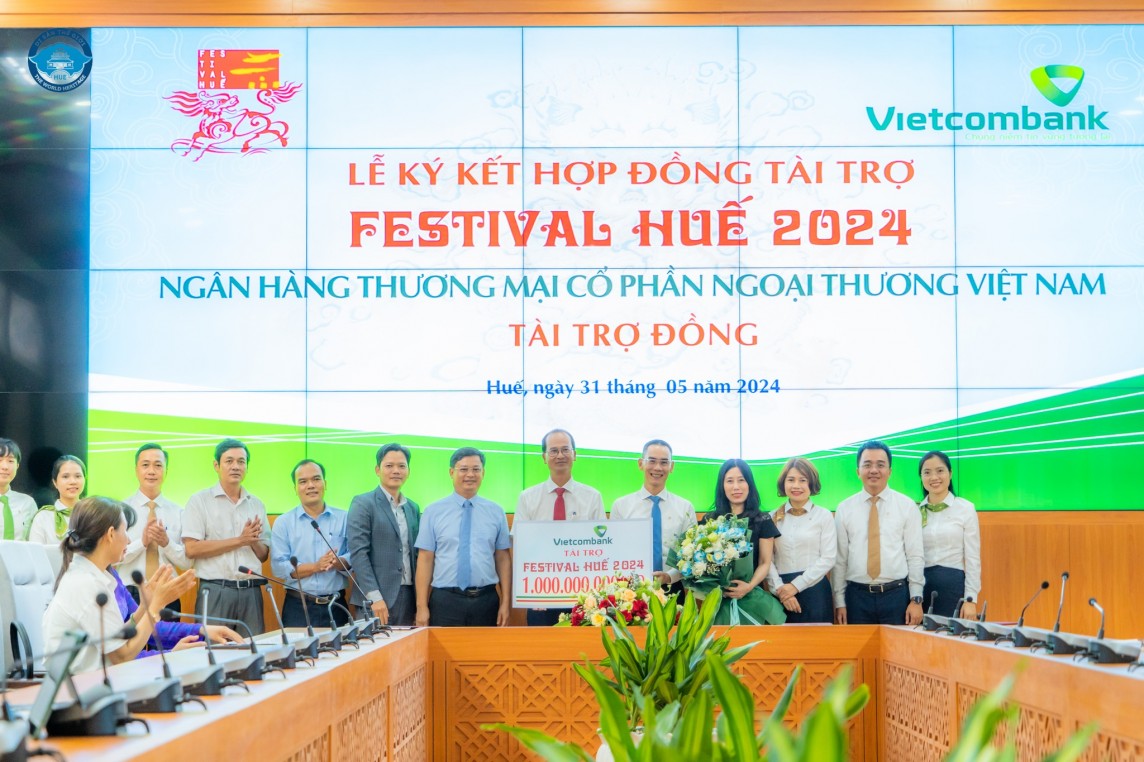 Thừa Thiên Huế: Tiếp tục ký kết “Nhà tài trợ Đồng” cho Festival Huế 2024
