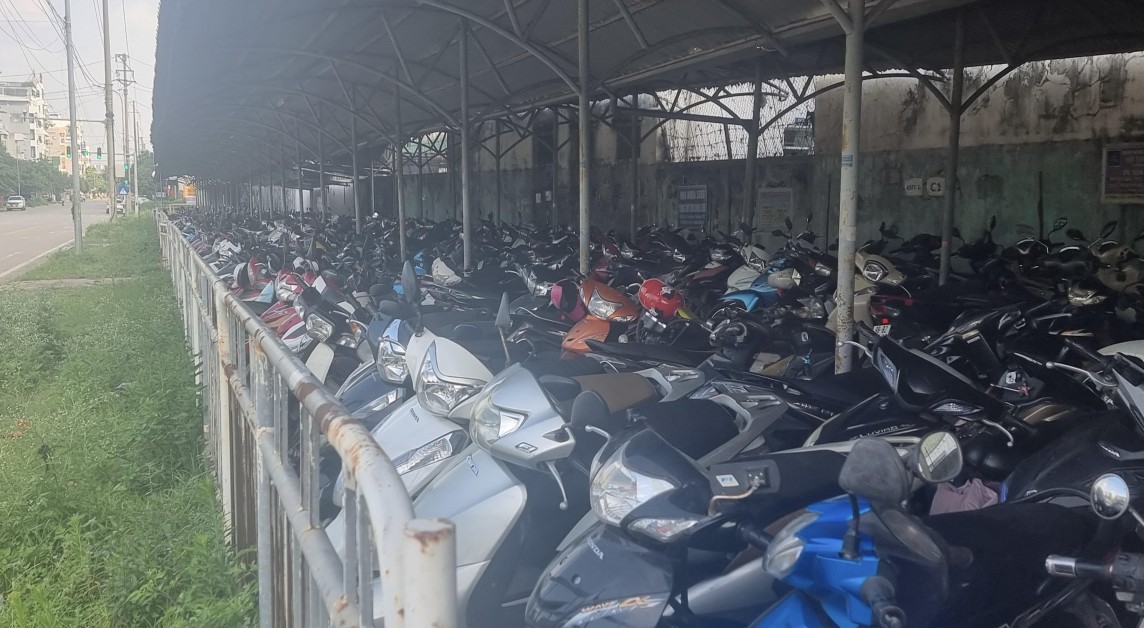 Bắc Giang: Công ty Việt Pan - Pacific lấy vỉa hè làm bãi giữ xe, thực hư thế nào?