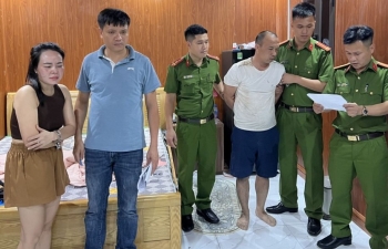Bắc Ninh: Bắt cặp vợ chồng dùng Flycam ship ma túy