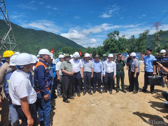 Thủ tướng Chính phủ Phạm Minh Chính kiểm tra các công trình trọng điểm tại Quảng Bình