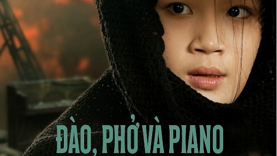 Sau "cơn sốt" Đào, phở và piano: Làm gì để phim đặt hàng đến gần hơn với khán giả?