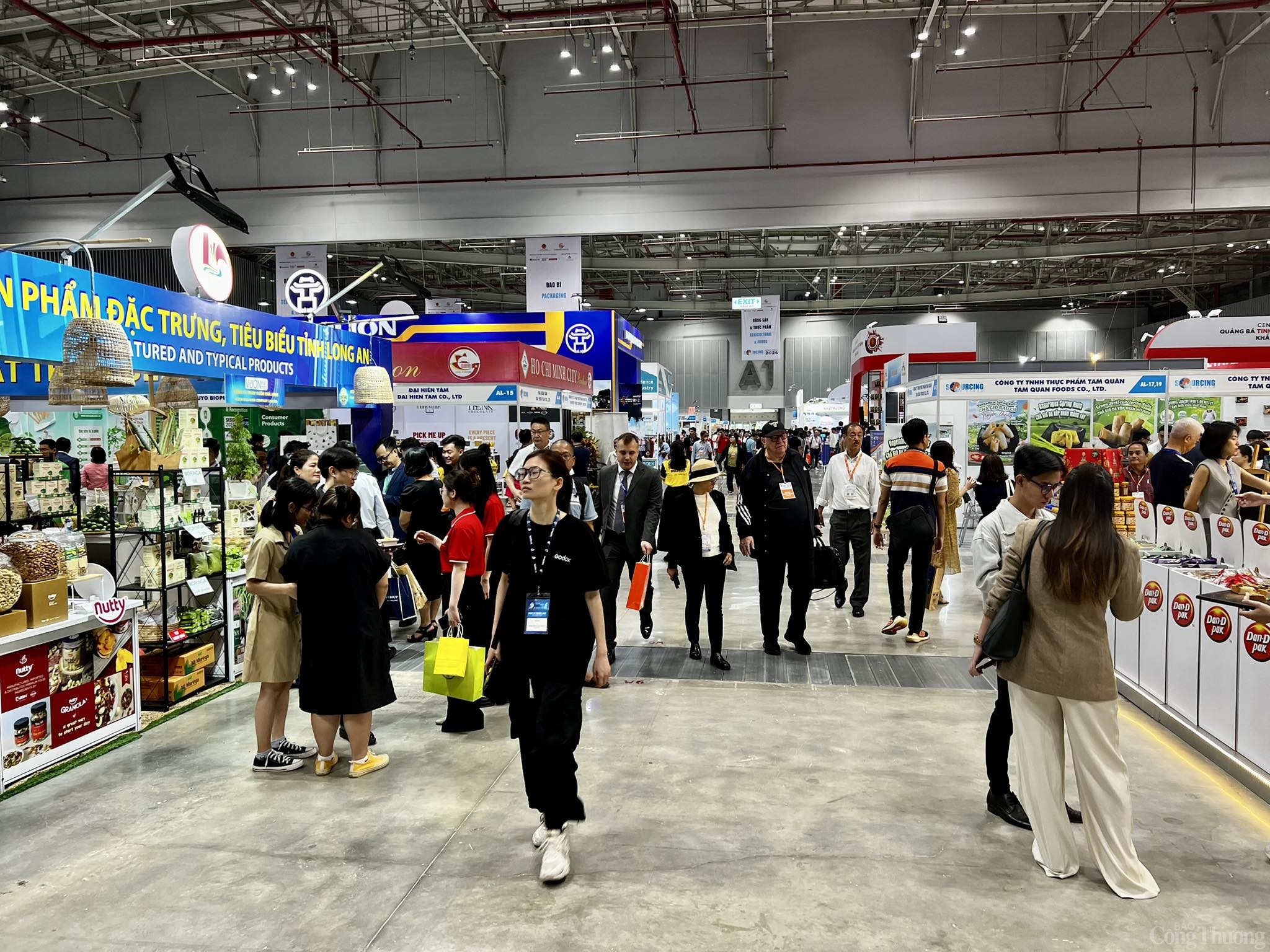 TP. Hồ Chí Minh: Hàng trăm gian hàng tham gia kết nối chuỗi cung ứng hàng hóa quốc tế