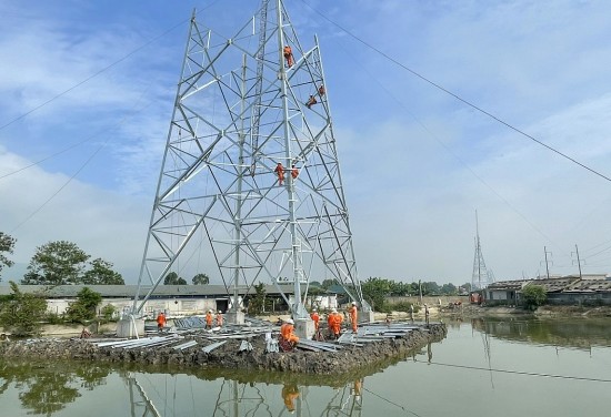 Đoàn kết chung sức, đồng lòng đưa dự án đường dây 500kV mạch 3 hoàn thành đúng tiến độ