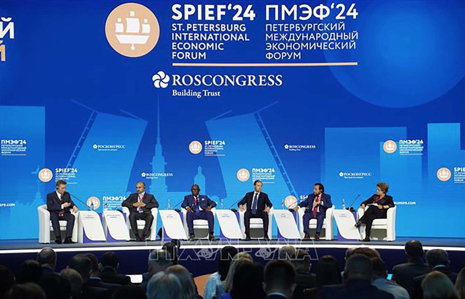 Phó Thủ tướng Trần Lưu Quang đưa ra 3 đề xuất tại Diễn đàn Kinh tế quốc tế Saint Petersburg