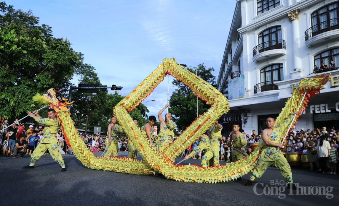 Lễ hội đường phố Festival Huế 2024: Nơi giao thoa các nền văn hoá thế giới