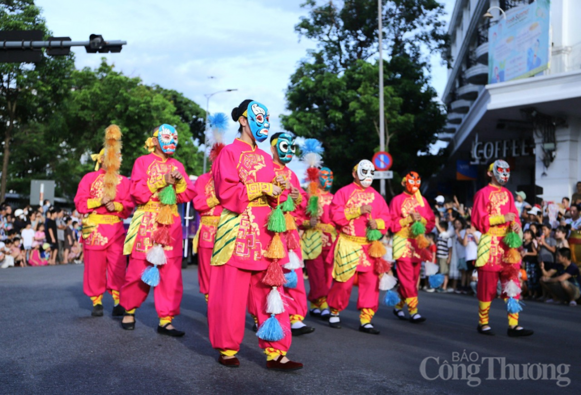 Lễ hội đường phố Festival Huế 2024: Nơi giao thoa các nền văn hoá thế giới