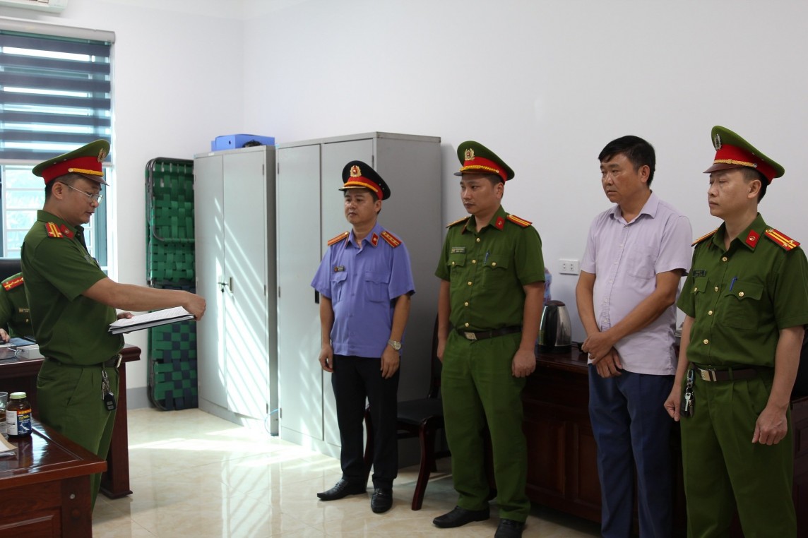 Nghệ An: Khởi tố, bắt tạm giam 3 cán bộ thị xã Cửa Lò vì tội Đưa hối lộ