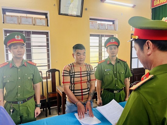 Thừa Thiên Huế: Bắt 2 đối tượng chiếm đoạt hơn 1 tỷ đồng của một phụ nữ