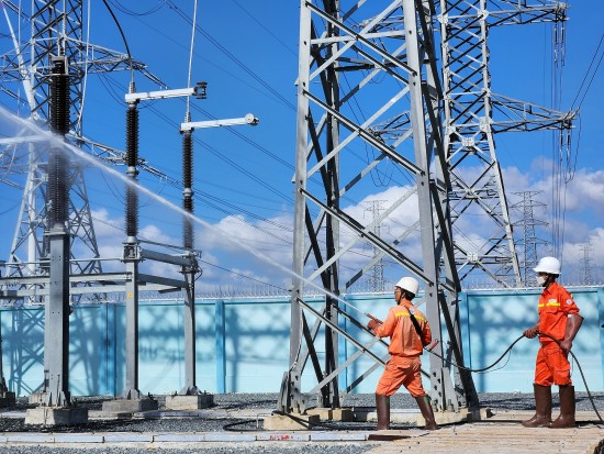Ninh Thuận: Chủ động trước nguy cơ mất an toàn lưới truyền tải điện mùa khô