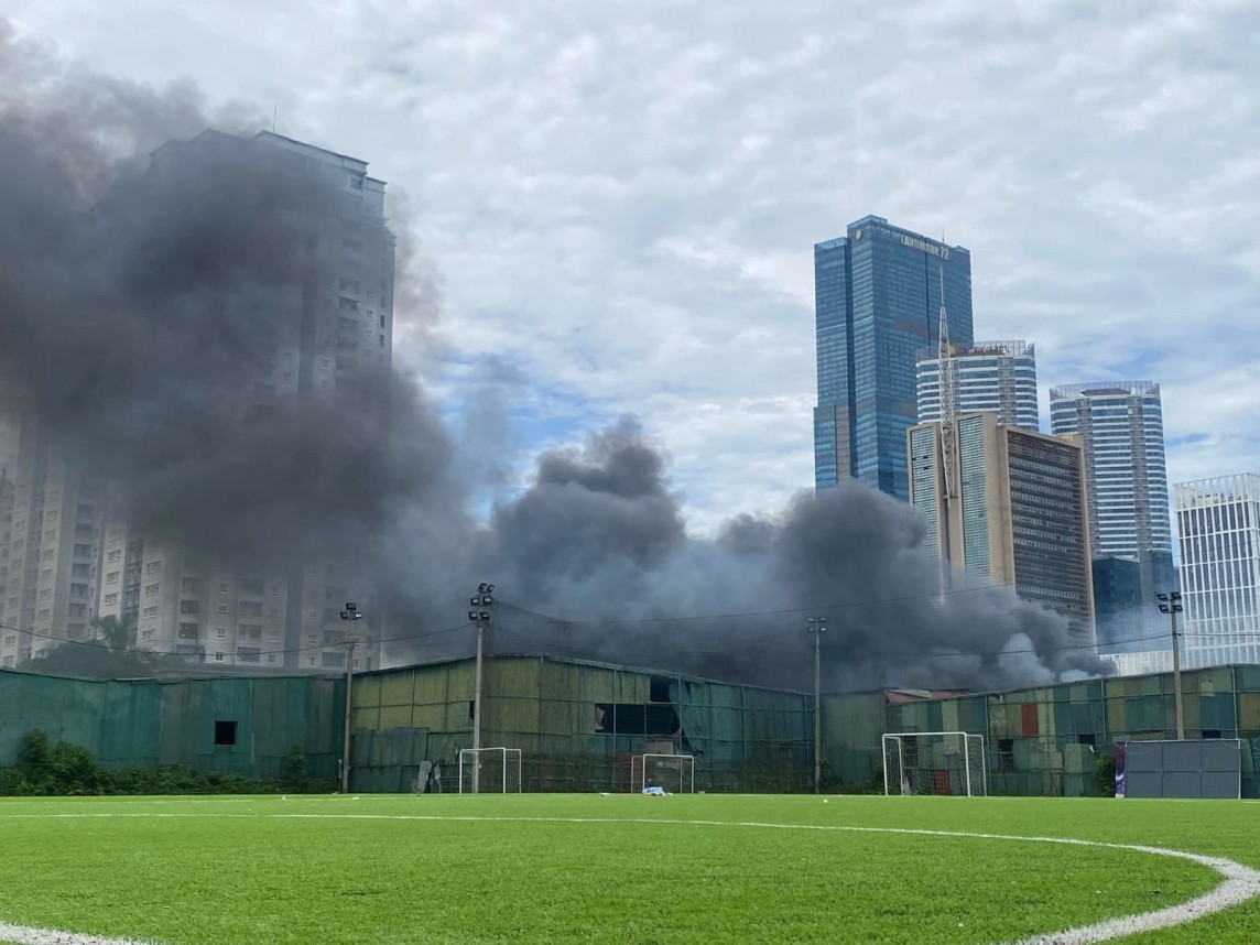 Hà Nội: Nhanh chóng dập tắt đám cháy kho xưởng ở Cầu Giấy