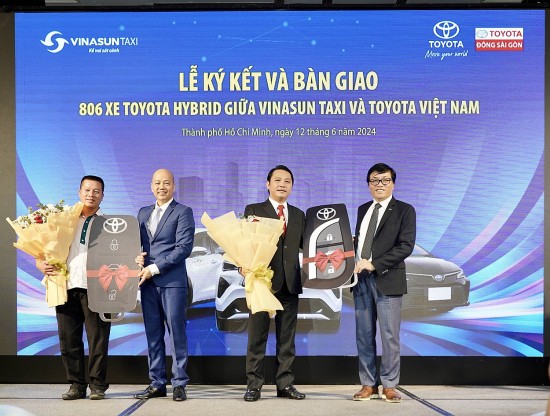 Toyota bắt tay Vinasun ra mắt dịch vụ taxi hybrid đầu tiên tại Việt Nam