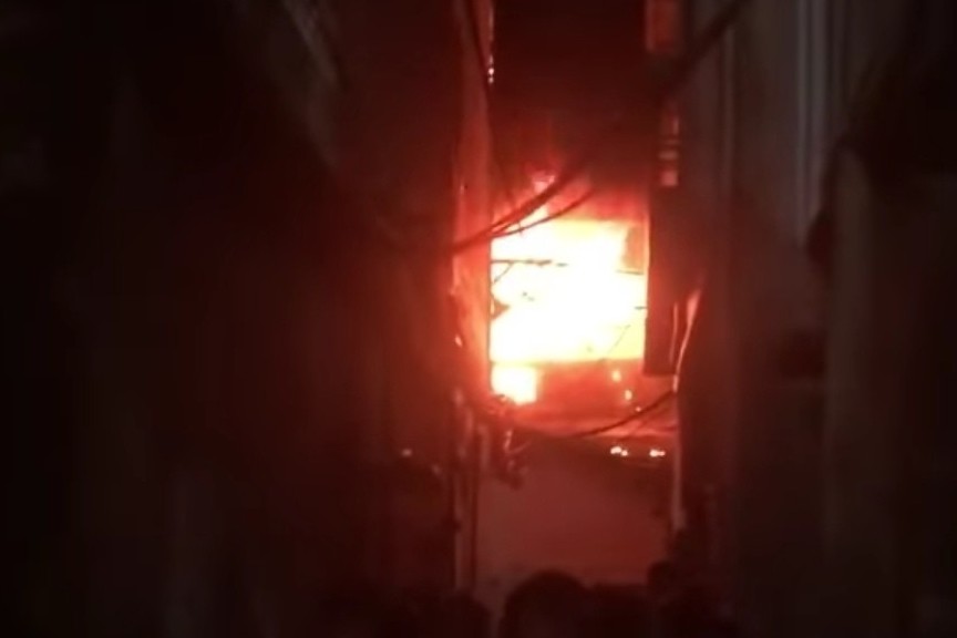 Hà Nội: Cháy lớn tại ngôi nhà kết hợp cho thuê trọ ở Trương Định