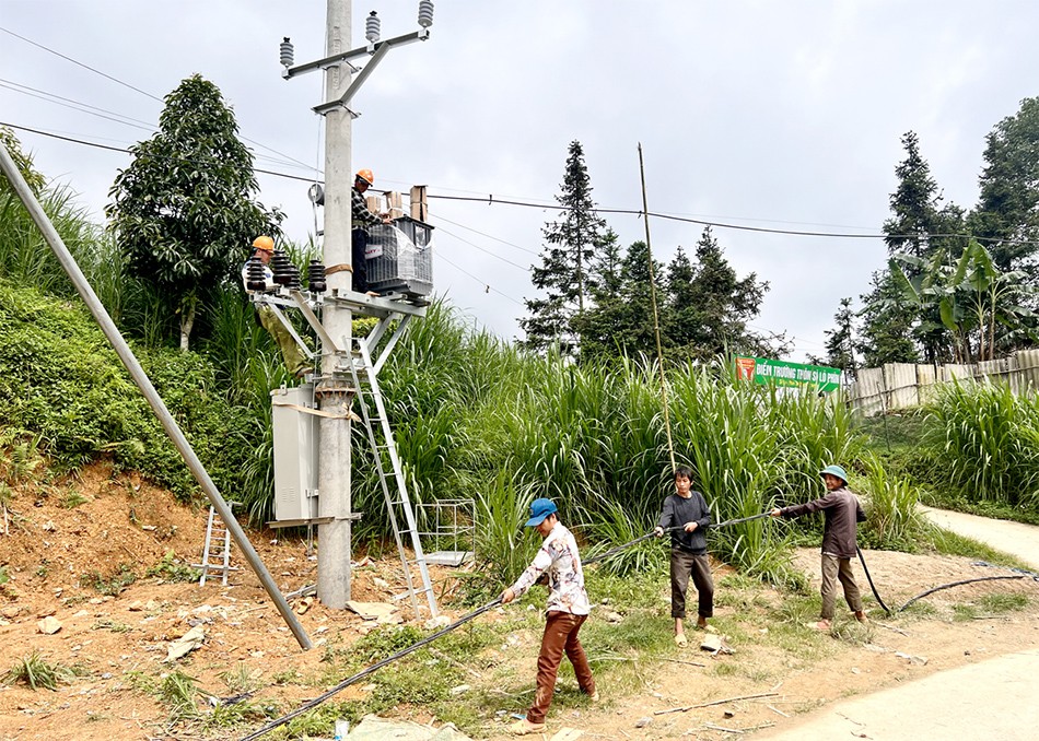 Hà Giang: Đưa điện lưới về thôn, bản nơi biên giới