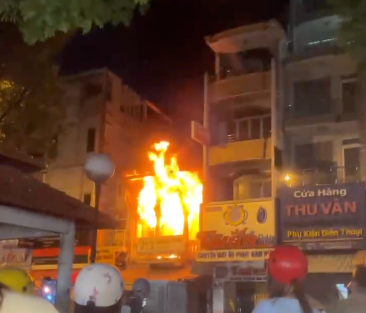 TP. Hồ Chí Minh: Xác minh nguyên nhân vụ cháy nhà ở đường Hải Thượng Lãn Ông