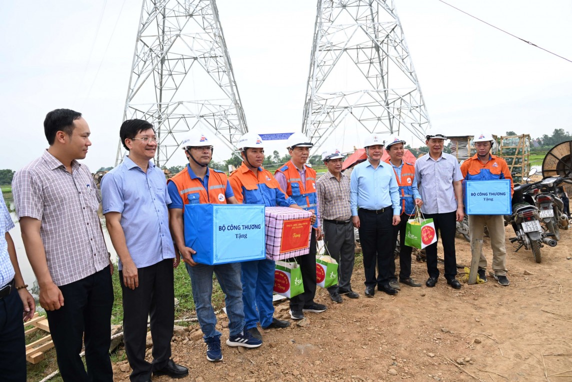 Bộ trưởng Bộ Công Thương kiểm tra tiến độ Đường dây 500 kV mạch 3 từ Thanh Hóa  Phố Nối