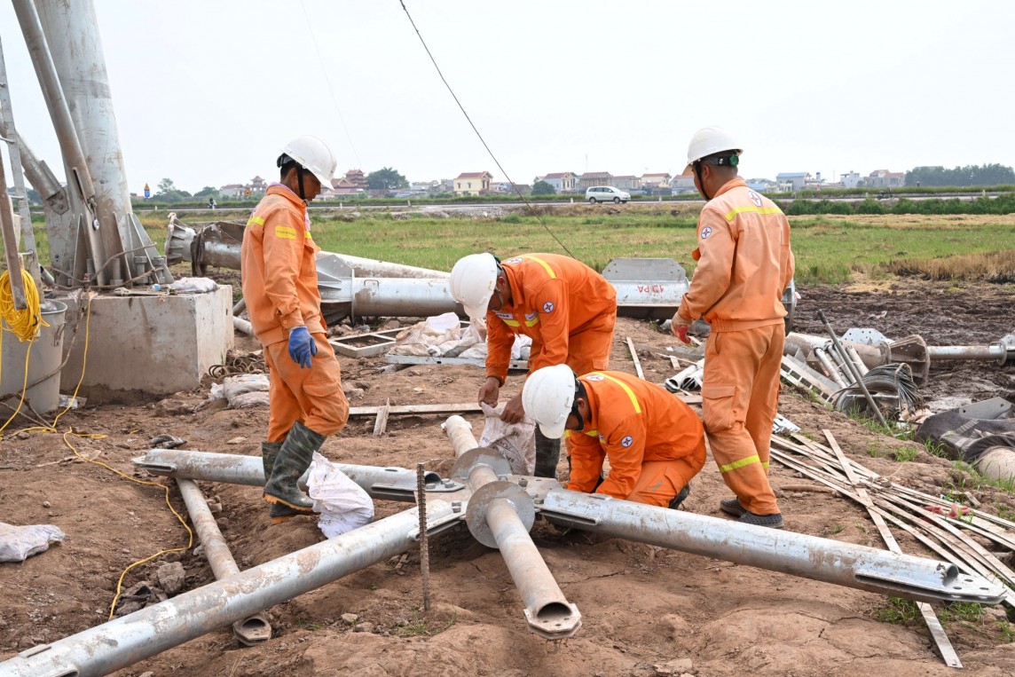 Bộ trưởng Bộ Công Thương kiểm tra tiến độ Đường dây 500 kV mạch 3 từ Thanh Hóa Phố Nối