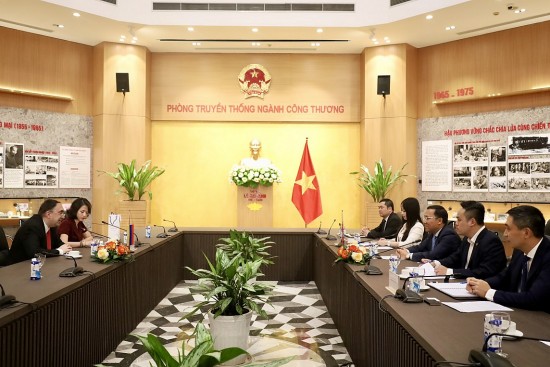 Thứ trưởng Nguyễn Hoàng Long làm việc với Đại sứ Armenia tại Việt Nam