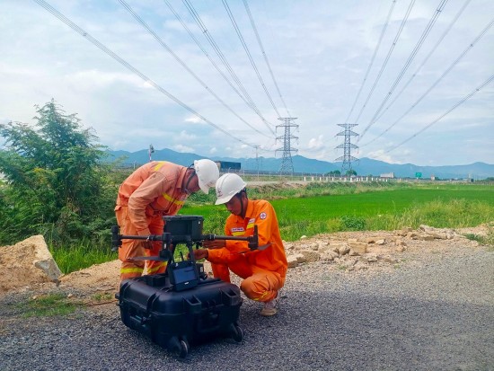 Bình Thuận: Ứng dụng UAV trong quản lý vận hành lưới điện