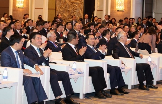Chùm ảnh: Bộ trưởng Nguyễn Hồng Diên tháp tùng Thủ tướng dự Hội nghị hợp tác Việt Nam - Trung Quốc