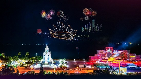 Lễ hội trình diễn ánh sáng bằng thiết bị drone tầm cỡ quốc tế tại Nha Trang