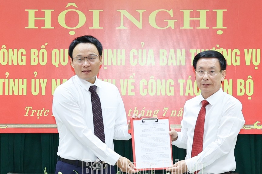 Nam Định công bố quyết định về công tác cán bộ