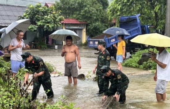 Bộ đội Hà Giang: Giúp người dân khắc phục hậu quả thiên tai