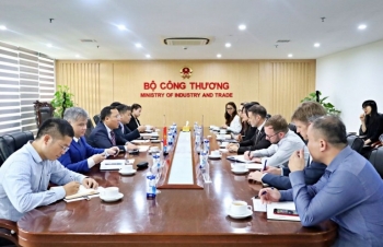 Thứ trưởng Nguyễn Hoàng Long làm việc với Đại sứ Australia tại Việt Nam