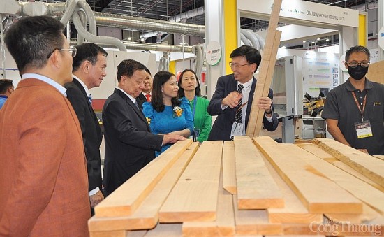 Dự kiến 800 gian hàng góp mặt tại Hội chợ máy và nguyên liệu gỗ quốc tế Bình Dương 2024