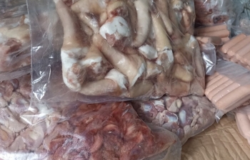 Hà Nam: Phát hiện 73kg mề gà, xúc xích lợn không rõ nguồn gốc