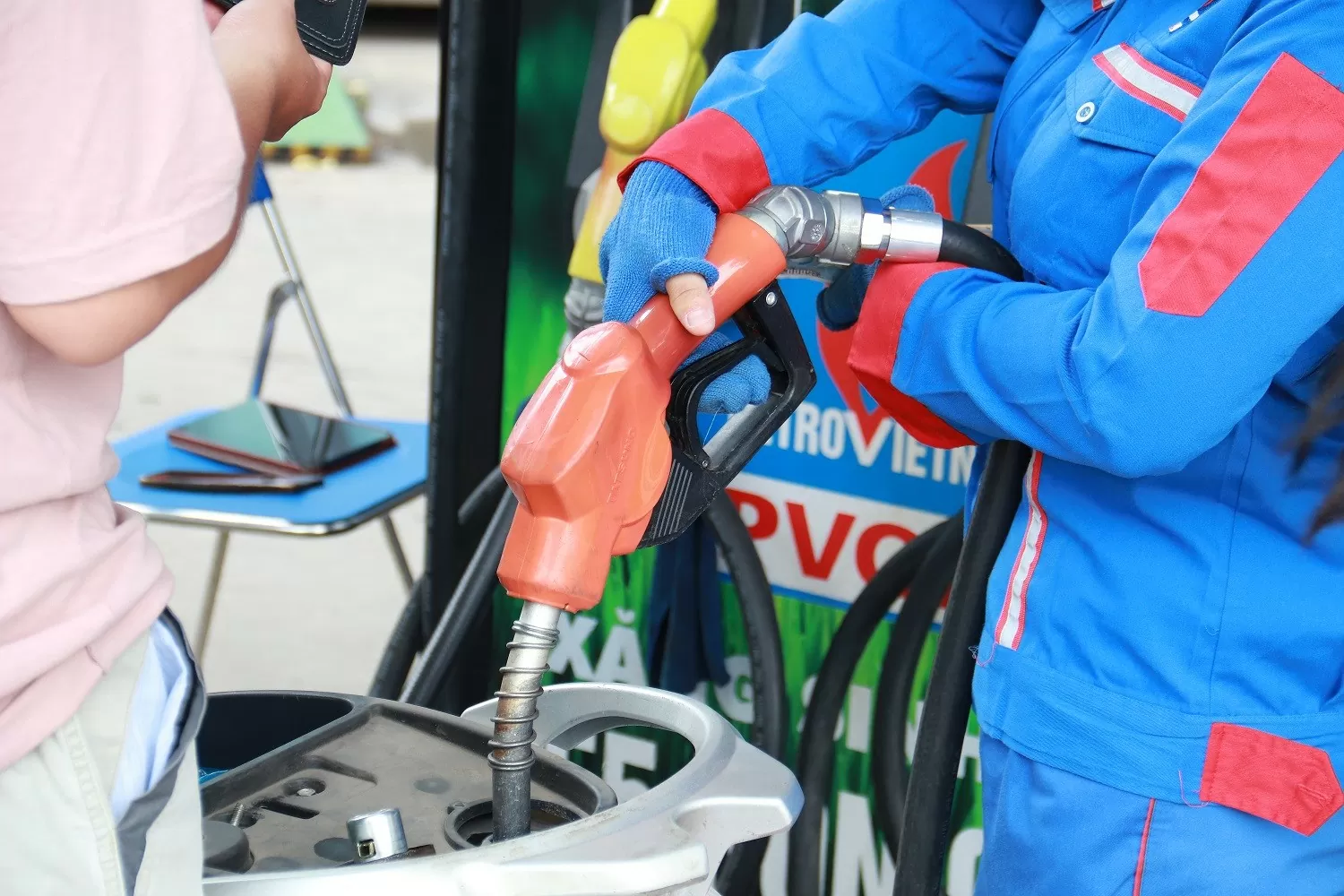 Giá xăng dầu hôm nay ngày 25/7/2024: Giá xăng về dưới 23.000 đồng/lít; giá dầu giảm sâu