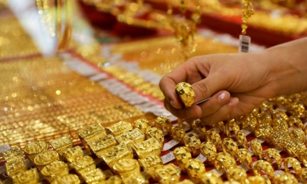 Giá vàng hôm nay 2/8/2024: Vàng trong nước đồng loạt tăng, vàng thế giới giảm nhẹ
