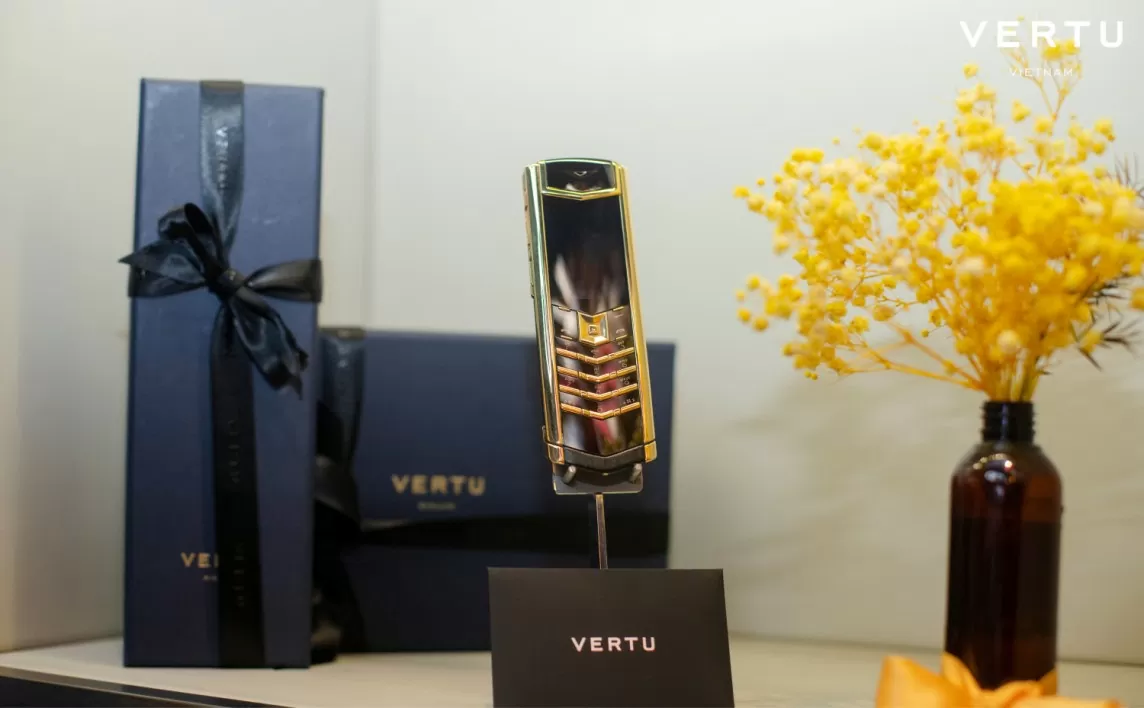 4 chiếc điện thoại Vertu khiến doanh nhân Việt đặc biệt ấn tượng khi chọn làm quà tặng