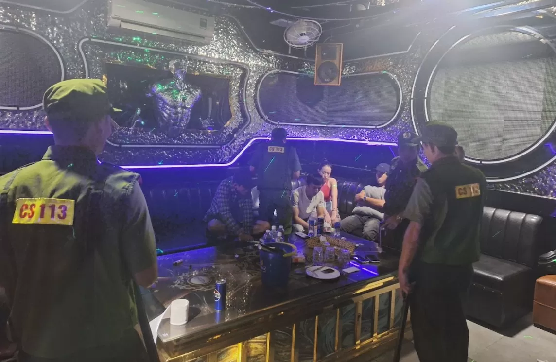 Quảng Nam: 8 nam, nữ thanh niên sử dụng ma túy trong quán karaoke 