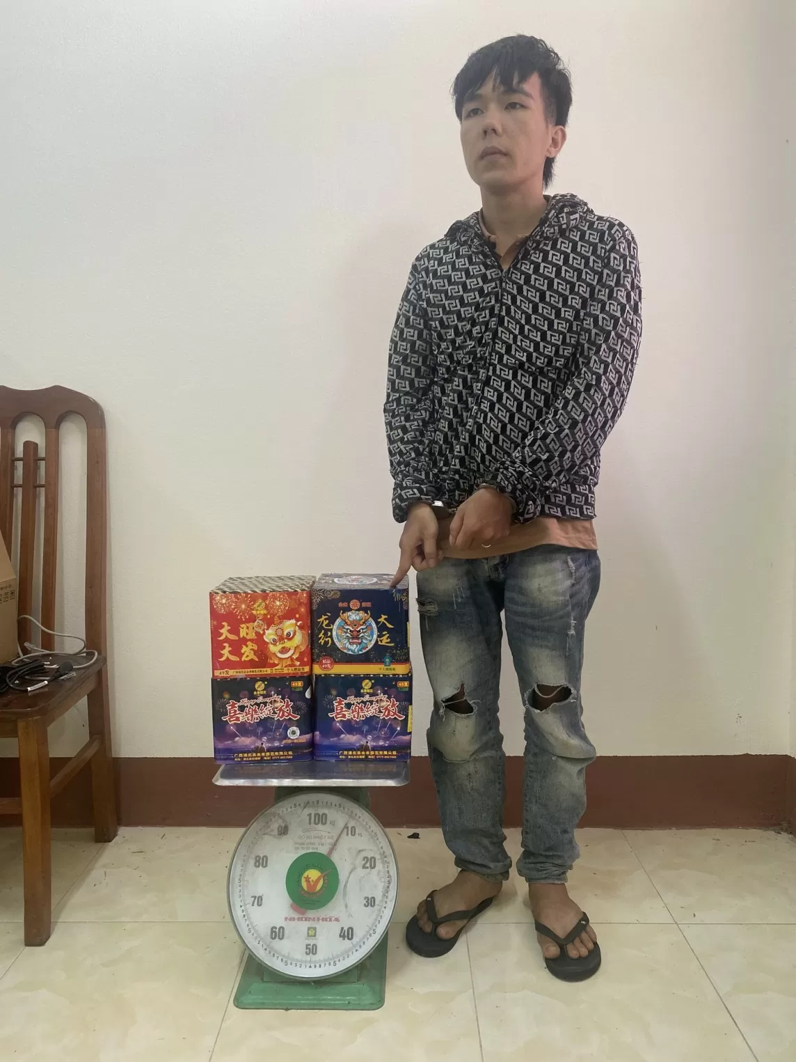 Lạng Sơn: Bắt đối tượng buôn bán, vận chuyển pháo