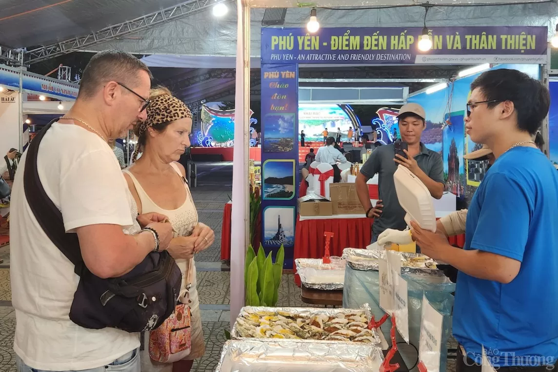 Đà Nẵng: Người dân, du khách hào hứng trải nghiệm văn hóa, sản phẩm đặc trưng Ninh Thuận