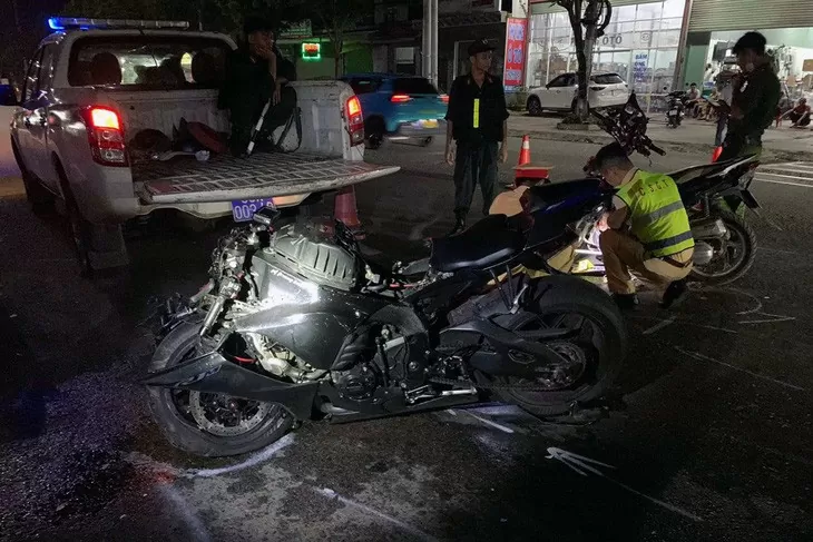 Bình Phước: Xe mô tô phân khối lớn tông xe máy, 2 mẹ con thiệt mạng