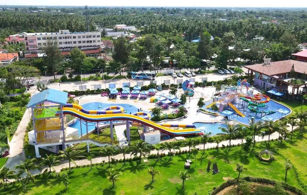 TTC Mekong Aqua Park với những trò chơi nước hấp dẫn, vườn thú Tiny Zoo và không gian được phủ xanh sau 01 năm hoạt động.