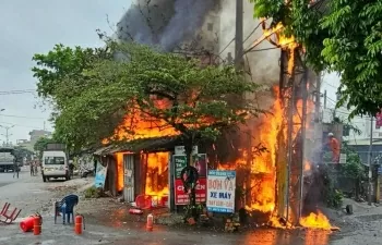 Vĩnh Phúc: Cháy cơ sở kinh doanh ở huyện Bình Xuyên, lửa bốc ngùn ngụt