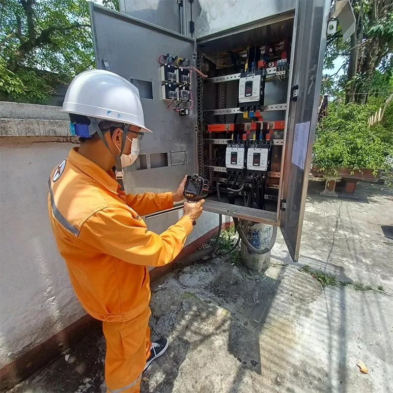 PC Ninh Bình chủ động nhiều giải pháp đảm bảo an toàn lưới điện trong mùa mưa bão