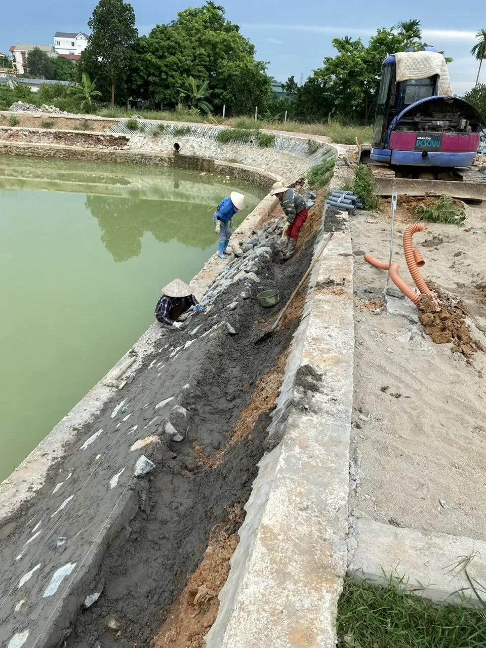 Hà Nội: Dự án kè ao thôn Thanh Câu hư hỏng, chủ đầu tư đang khẩn trương khắc phục