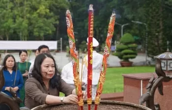 Bà Rịa-Vũng Tàu: Phó Chủ tịch nước Võ Thị Ánh Xuân viếng các anh hùng liệt sĩ tại Nghĩa trang Hàng Dương