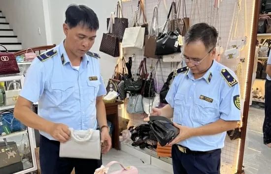 Thái Bình: Xử phạt hộ kinh doanh Huyền Nguyễn do trưng bày để bán hàng giả mạo nhãn hiệu HERMÈS