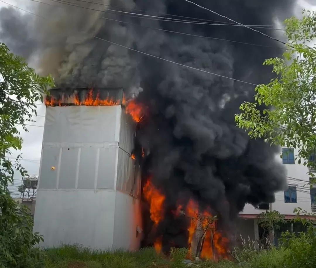 Vĩnh Phúc: Cháy lớn tại khu dịch vụ Yên Mỹ, lửa đỏ rực kèm theo tiếng nổ