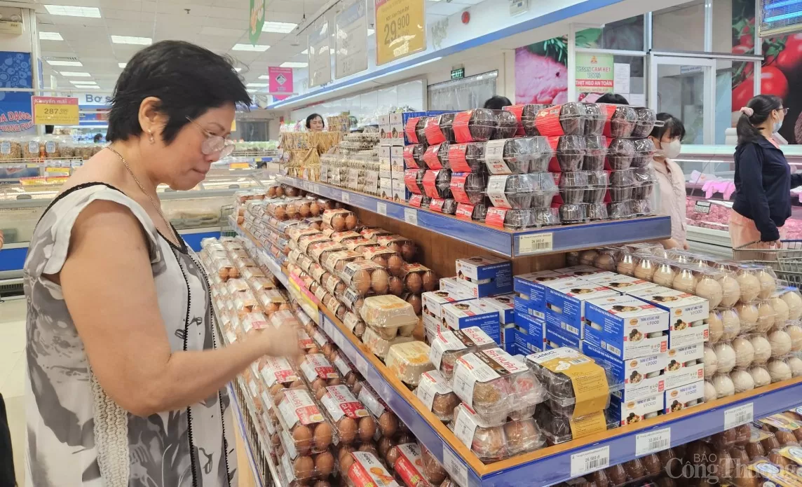 TP. Hồ Chí Minh: Rầm rộ khuyến mãi kéo sức mua