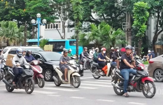 Dự báo thời tiết hôm nay ngày 25/7/2024: Ngày nắng nóng, có mưa dông; trên biển sóng to gió lớn